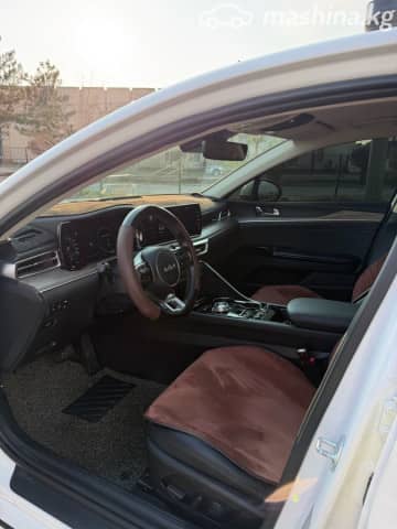 Kia K5 III LPi 2.0 AT