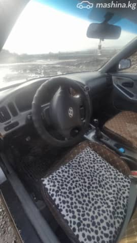 Hyundai Elantra III (XD2) Рестайлинг 1.6 MT