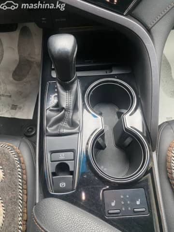 Toyota Camry VIII (XV70) 2.5 AT