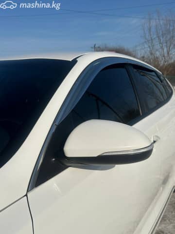 Kia K5 III LPi 2.0 AT