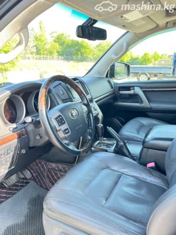 Toyota Land Cruiser 200 Series 4.5d AT 4WD
