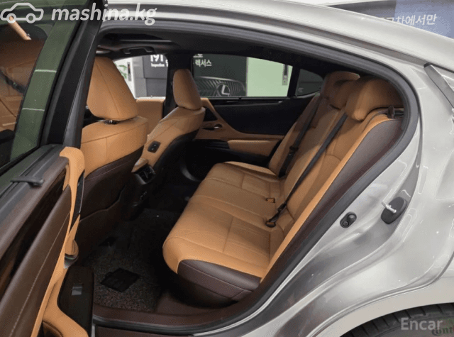 Lexus ES VII 300h 2.5hyb CVT