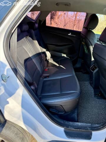 Hyundai Tucson III Рестайлинг 2.0d AT 4WD
