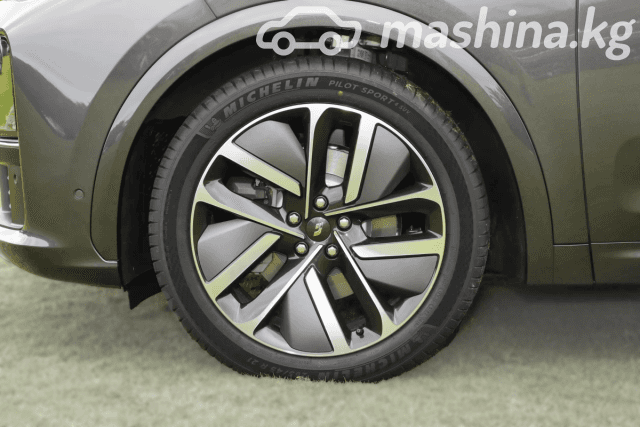 LiXiang L7 Рестайлинг 1.5hyb AT 4WD