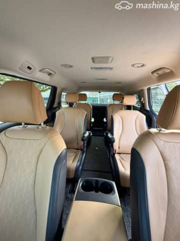 Kia Carnival IV 2.2d AT