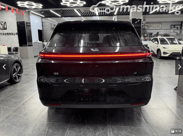 LiXiang L6 1.5hyb AT 4WD
