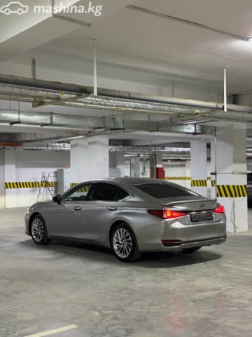 Lexus ES VII Рестайлинг 300h 2.5hyb CVT