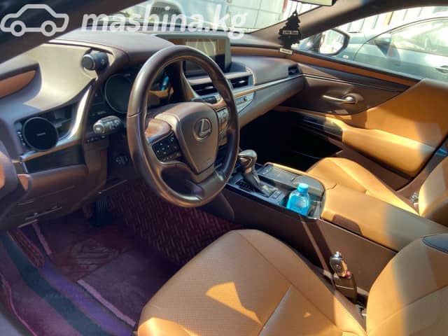 Lexus ES VII 300h 2.5hyb CVT