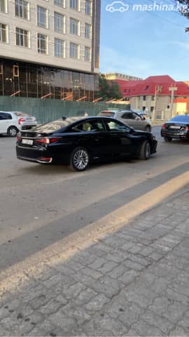 Lexus ES VII 300h 2.5hyb CVT