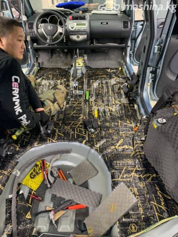 Honda Jazz I Рестайлинг 1.3 MT