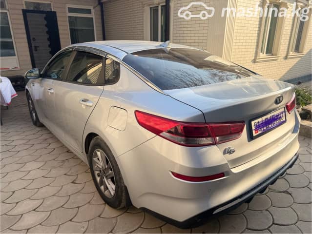 Kia K5 III LPi 2.0 AT
