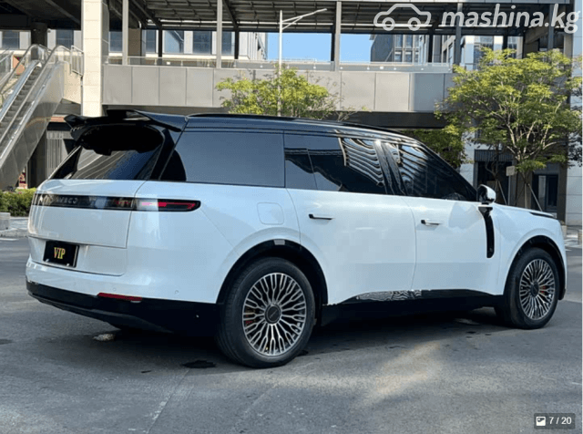 Lynk & Co 900 2.0hyb AT 4WD