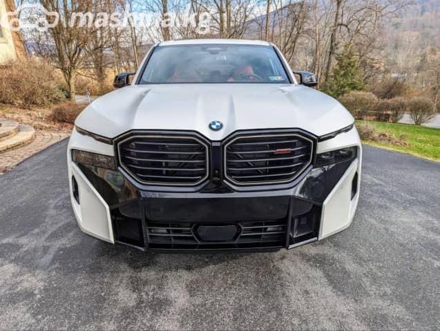BMW XM 4.4hyb AT 4WD