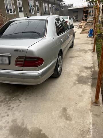 Mercedes-Benz E-Класс II (W210, S210) Рестайлинг 200 2.2d AT