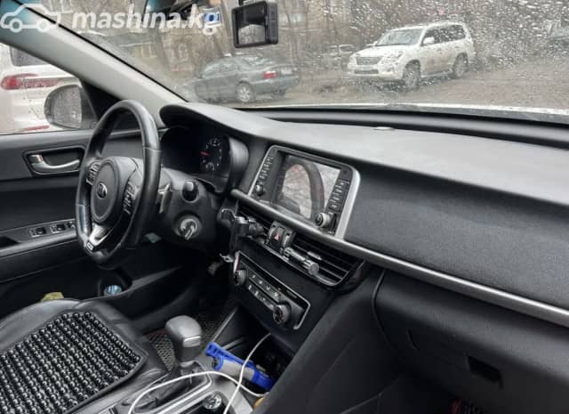 Kia K5 II 2.0 AT
