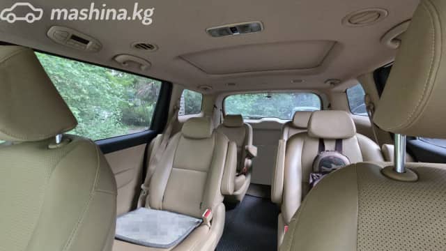 Kia Carnival III 2.2d AT
