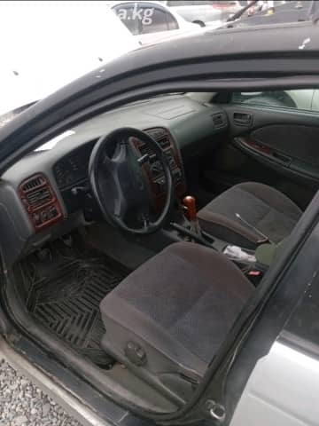 Toyota Avensis I 1.8 MT