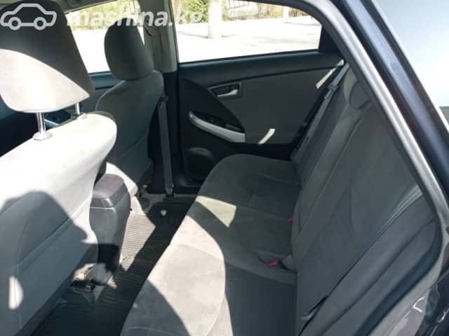 Toyota Prius III Рестайлинг (XW30) 1.8hyb AT