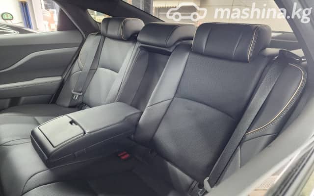 Toyota Crown XVI (S230) 2.5hyb CVT 4WD