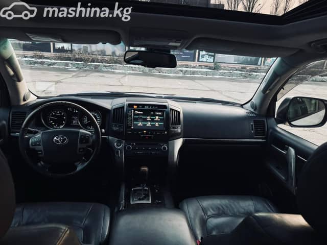 Toyota Land Cruiser 200 Series 4.5d AT 4WD