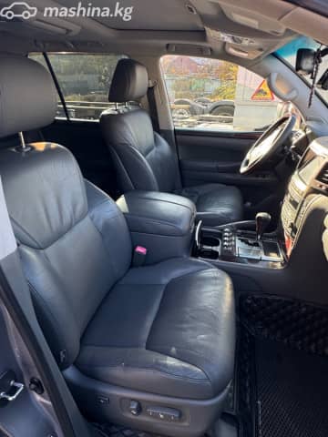 Lexus LX III 570 5.7 AT 4WD