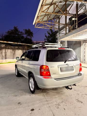 Toyota Highlander I (U20) Рестайлинг 2.4 AT 4WD