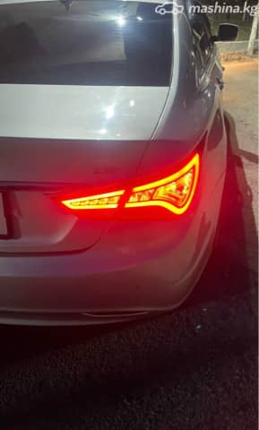 Hyundai Sonata VI (YF) 2.0 AT Газ
