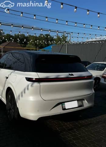LiXiang L6 1.5hyb AT 4WD