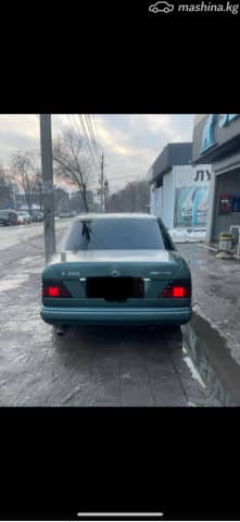 Mercedes-Benz E-Класс I (W124) 220 2.2 AT