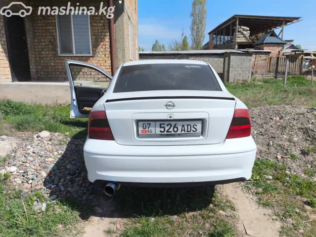 Opel Vectra B Рестайлинг 1.6 MT